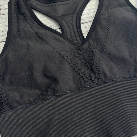 Victoria’s Secret Pink Sports Bra Set of 2 Like New - Picture 3 of 6